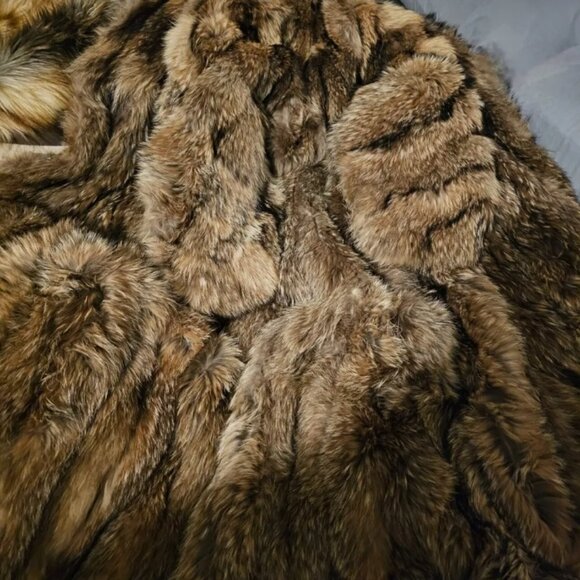 Beautiful Full Length Tanuki Raccoon Fur Coat - Picture 4 of 11